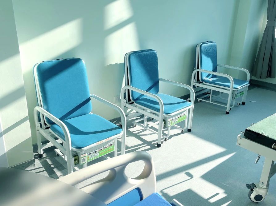 愛陪共享陪護(hù)床運(yùn)營管理員超1000位，其市場定位清晰明了，未來可期